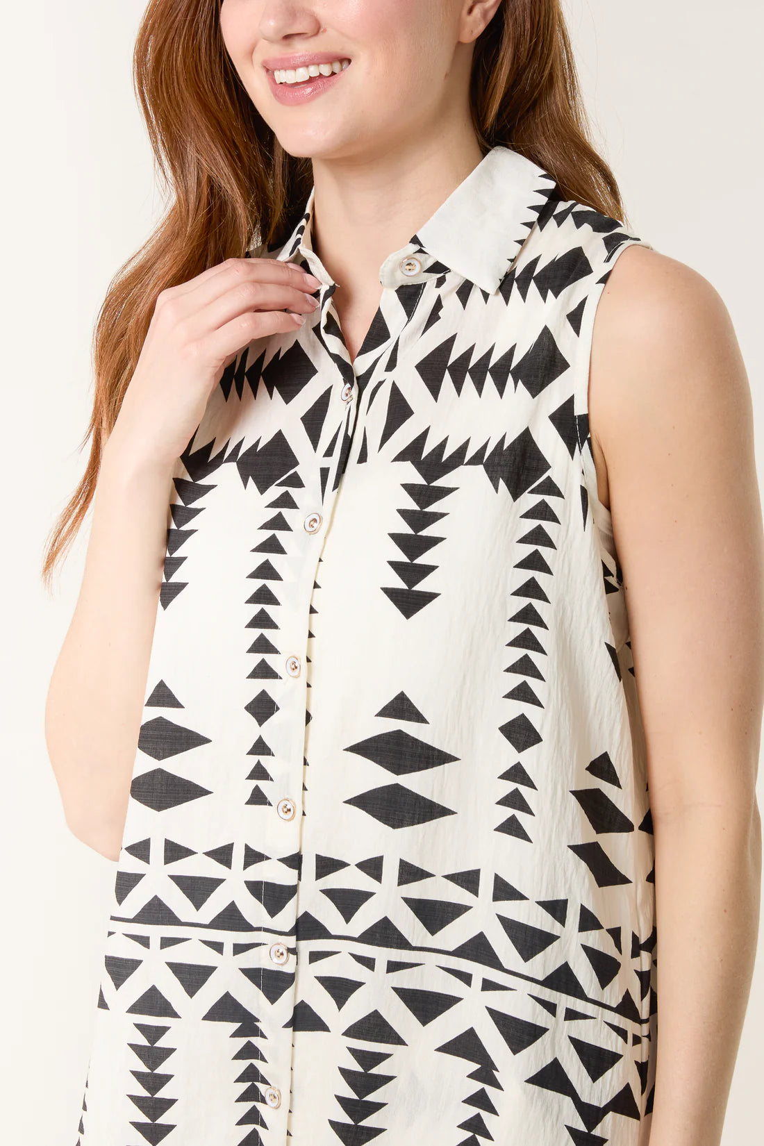 Geometric Print Sleeveless Shirt & Shorts Set